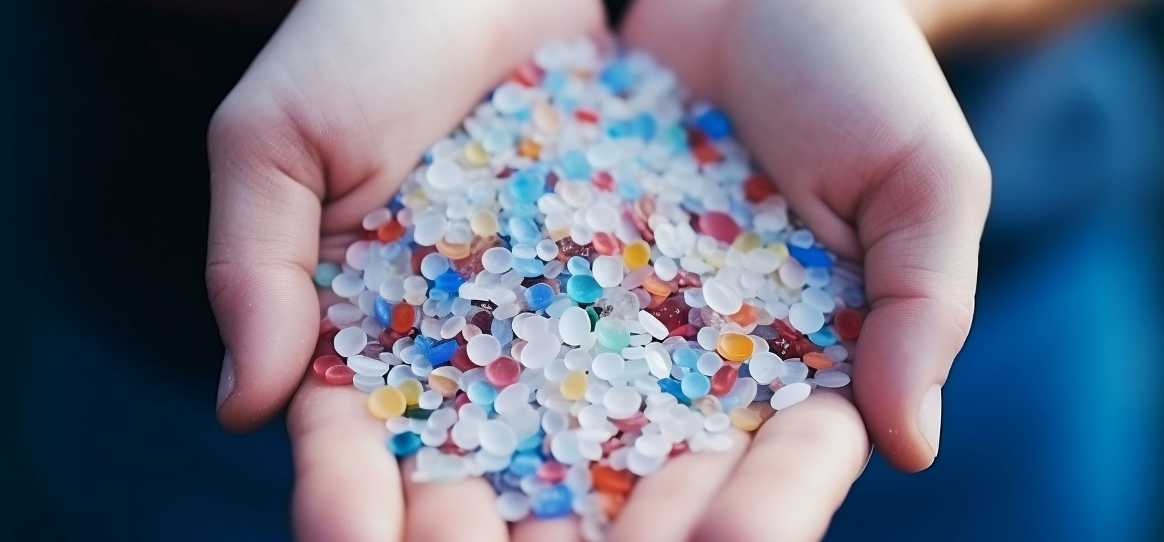 cómo se originan los microplásticos